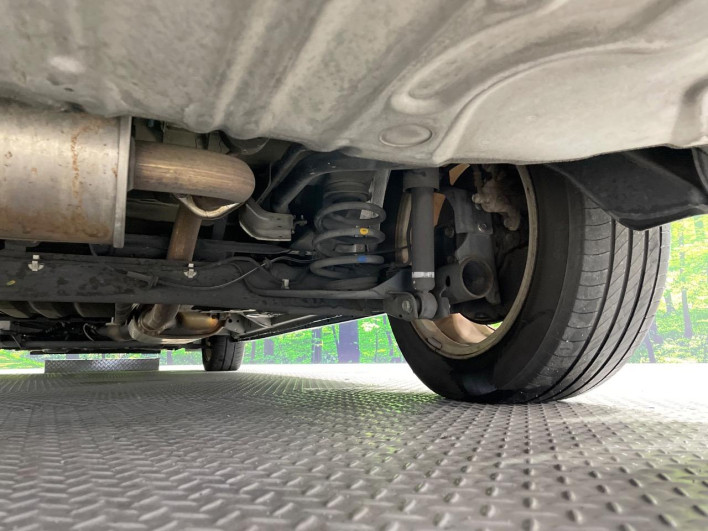 2013 Nissan Serena DAA-HFC26 (UW-6a2f6c438ba95)[25]