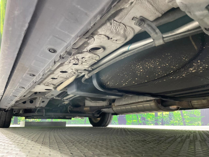 2013 Nissan Serena DAA-HFC26 (UW-6a2f6c438ba95)[26]