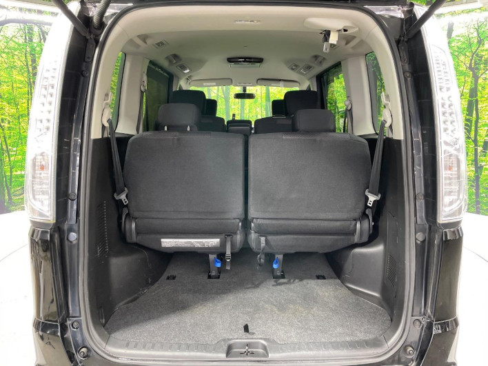 2013 Nissan Serena DAA-HFC26 (UW-6a2f6c438ba95)[23]