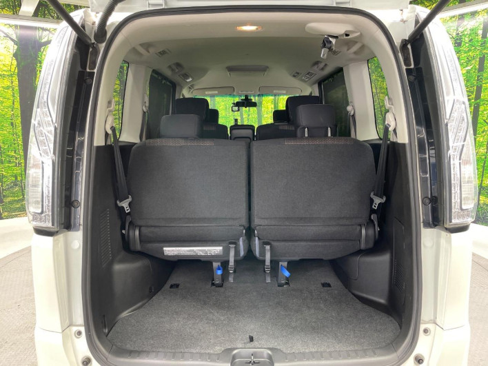 2015 Nissan Serena DAA-HFC26 (UW-6a2f6c4432f21)[25]