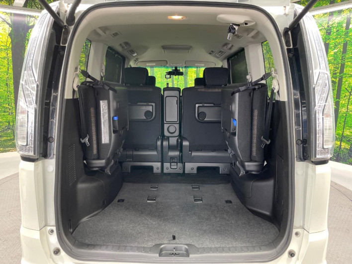 2015 Nissan Serena DAA-HFC26 (UW-6a2f6c4432f21)[23]
