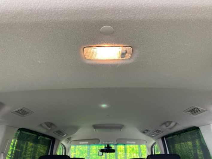 2015 Nissan Serena DAA-HFC26 (UW-6a2f6c4432f21)[24]