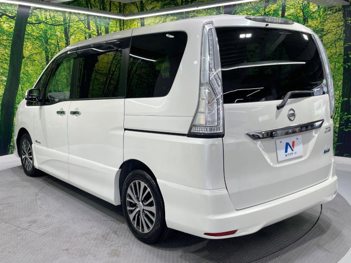 2015 Nissan Serena DAA-HFC26 (UW-6a2f6c4432f21)[17]
