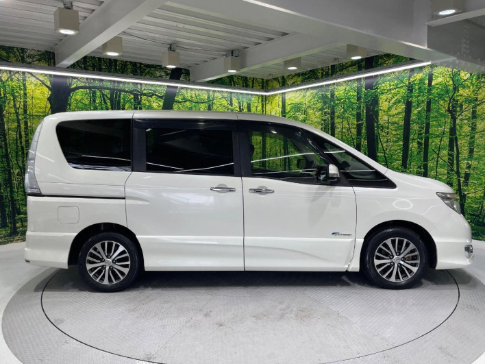 2015 Nissan Serena DAA-HFC26 (UW-6a2f6c4432f21)[20]