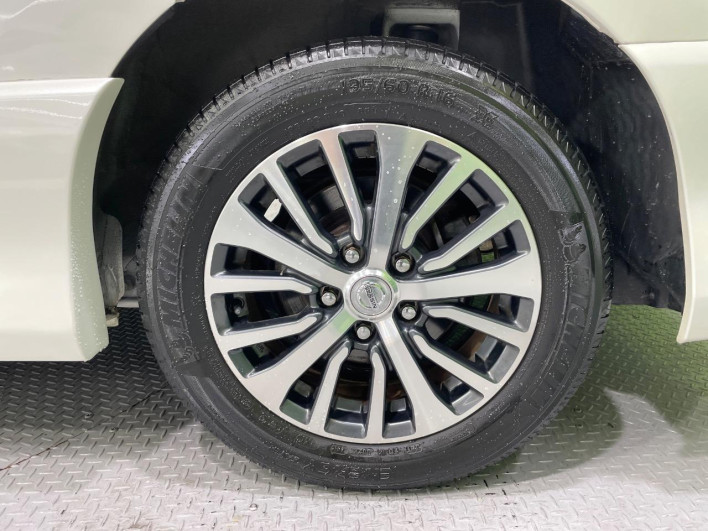 2015 Nissan Serena DAA-HFC26 (UW-6a2f6c4432f21)[11]