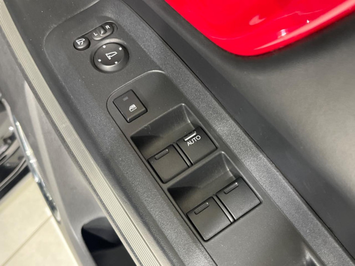 2014 Honda N-BOX Slash DBA-JF1 (UW-6a2f6c5a4f567)[25]