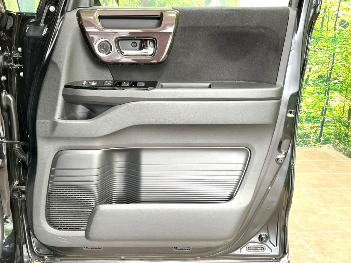 2019 Honda N-BOX CUSTOM DBA-JF3 (UW-6a2f6c5def6e7)[9]