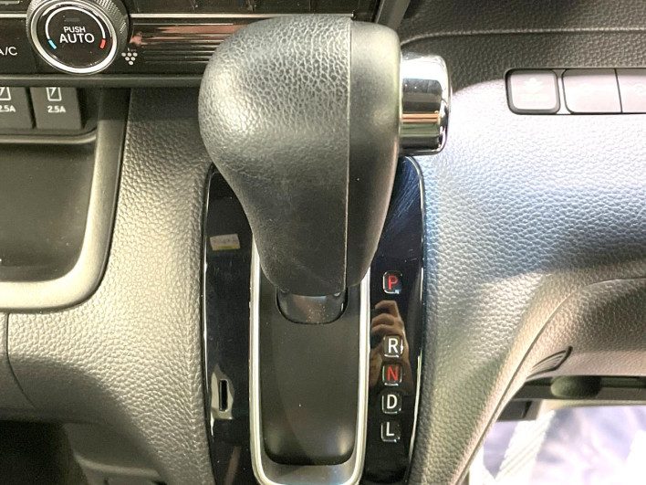 2019 Honda N-BOX CUSTOM DBA-JF3 (UW-6a2f6c5def6e7)[19]