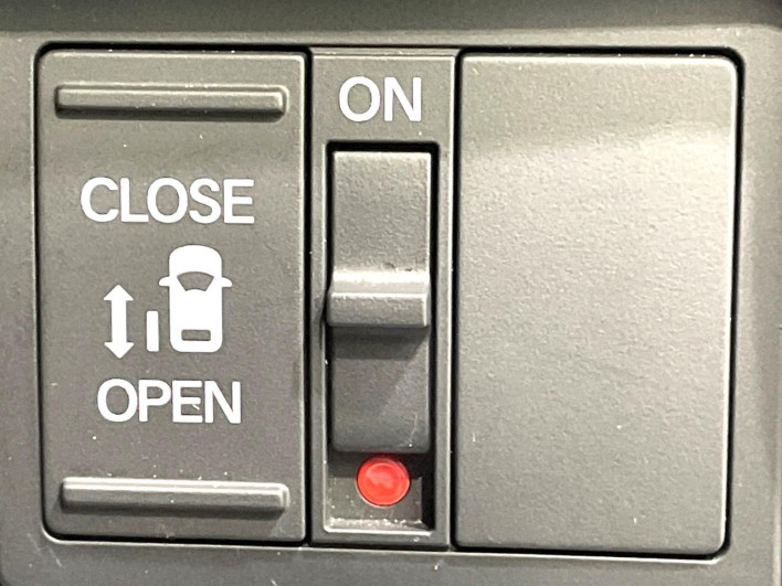 2019 Honda N-BOX CUSTOM DBA-JF3 (UW-6a2f6c5def6e7)[11]