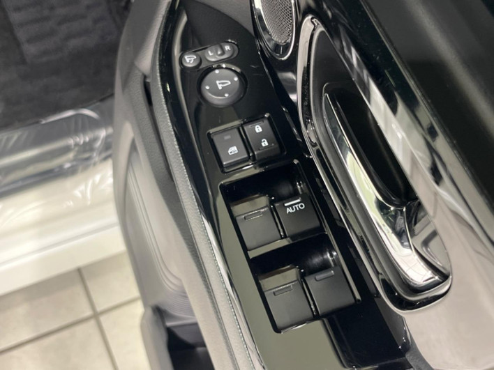 2021 Honda N-BOX CUSTOM 6BA-JF3 (UW-6a2f6c627c154)[26]