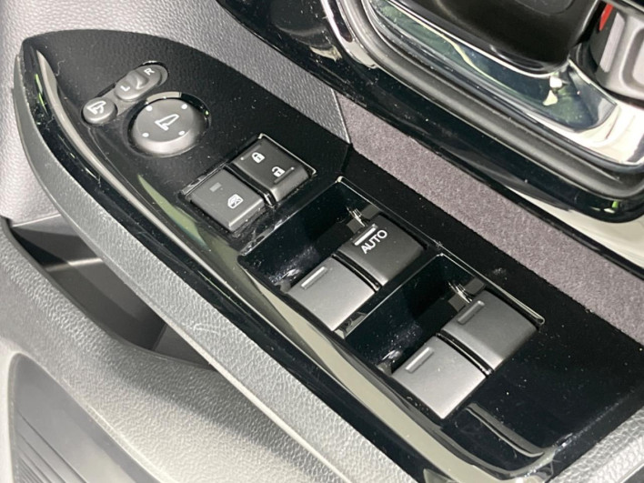 2021 Honda N-BOX CUSTOM 6BA-JF4 (UW-6a2f6c6899c76)[13]
