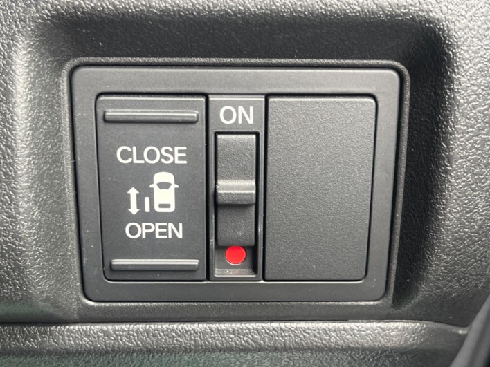 2023 Honda N-BOX CUSTOM 6BA-JF5 (UW-6a2f6c6a99a76)[4]