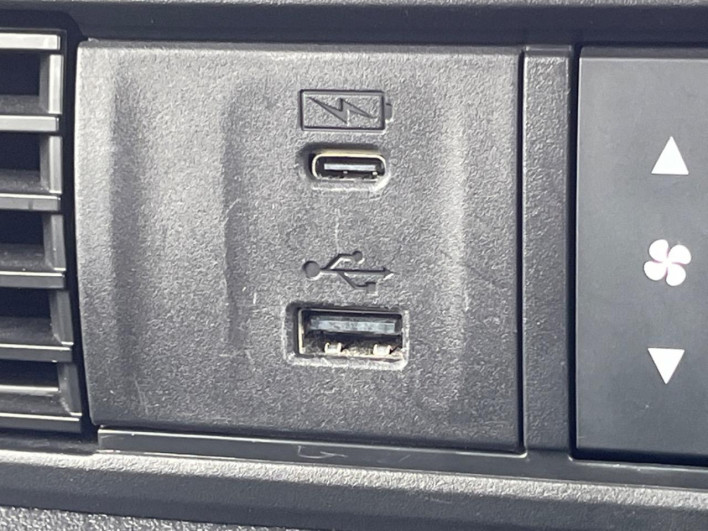 2023 Honda N-BOX CUSTOM 6BA-JF5 (UW-6a2f6c6a99a76)[8]
