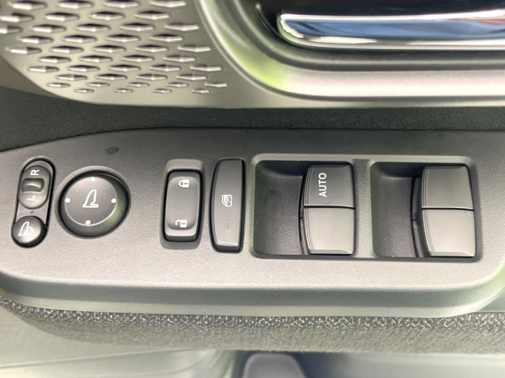 2025 Honda N-BOX CUSTOM 6BA-JF5 (UW-6a2f6c6eda2aa)[13]