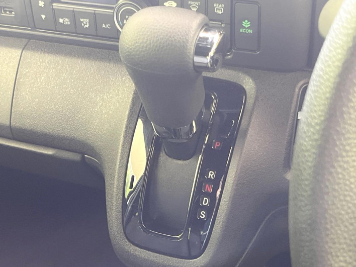 2025 Honda N-BOX CUSTOM 6BA-JF5 (UW-6a2f6c6eda2aa)[21]