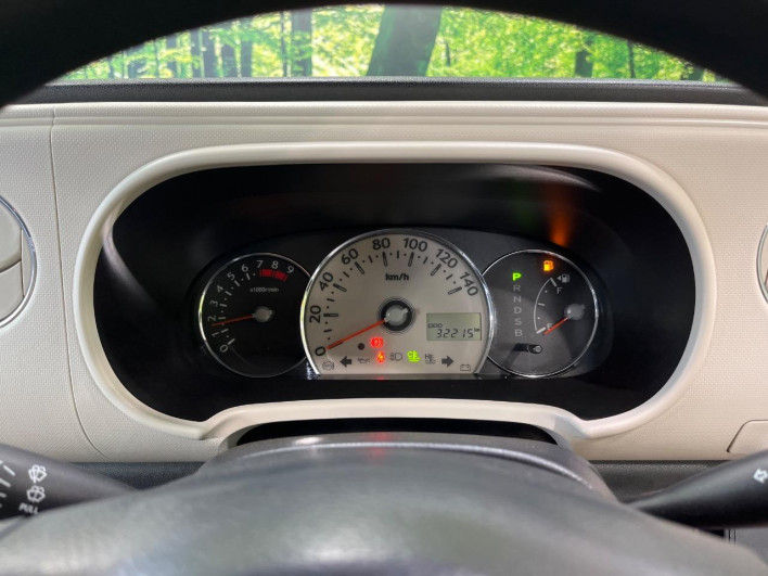 2013 Daihatsu Mira Cocoa DBA-L675S (UW-6a2f6c8e75a2d)[29]