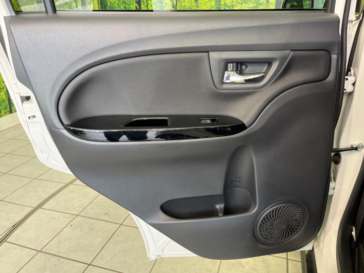 2015 Daihatsu Cast DBA-LA250S (UW-6a2f6c93e2a4f)[26]
