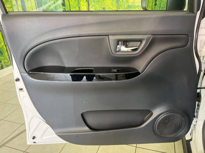 2015 Daihatsu Cast DBA-LA250S (UW-6a2f6c93e2a4f)[25]