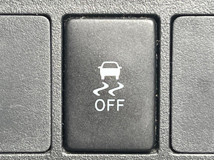 2016 Toyota Pixis Mega DBA-LA700A (UW-6a2f6ca643124)[28]