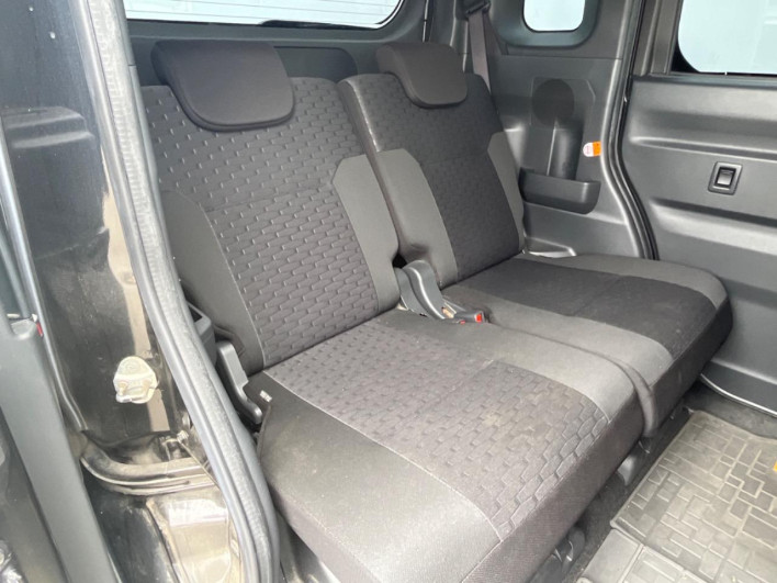 2016 Toyota Pixis Mega DBA-LA700A (UW-6a2f6ca643124)[12]