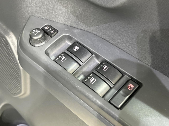 2019 Daihatsu Wake DBA-LA710S (UW-6a2f6ca76e6ca)[9]