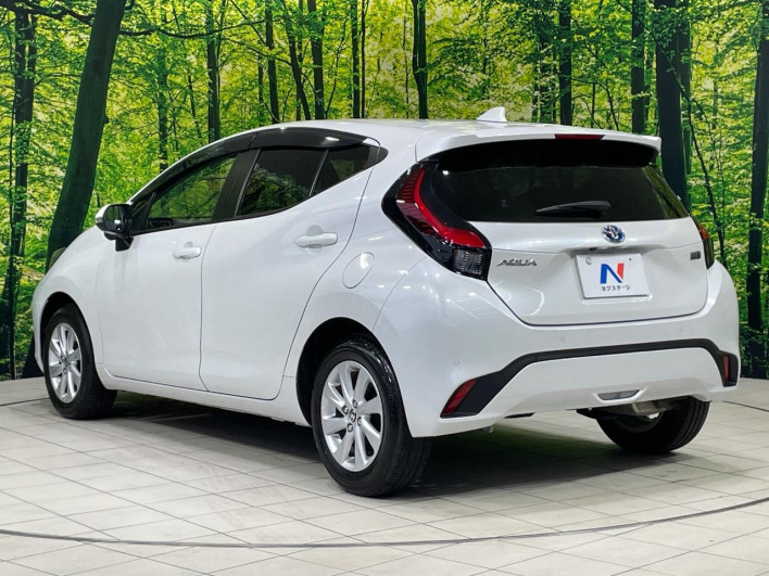 2021 Toyota Aqua 6AA-MXPK11 (UW-6a2f6d027d069)[14]