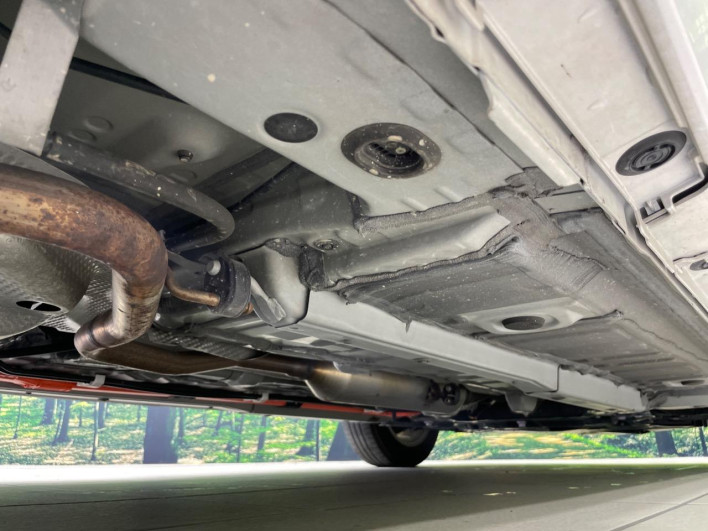 2021 Toyota Aqua 6AA-MXPK11 (UW-6a2f6d027d069)[24]