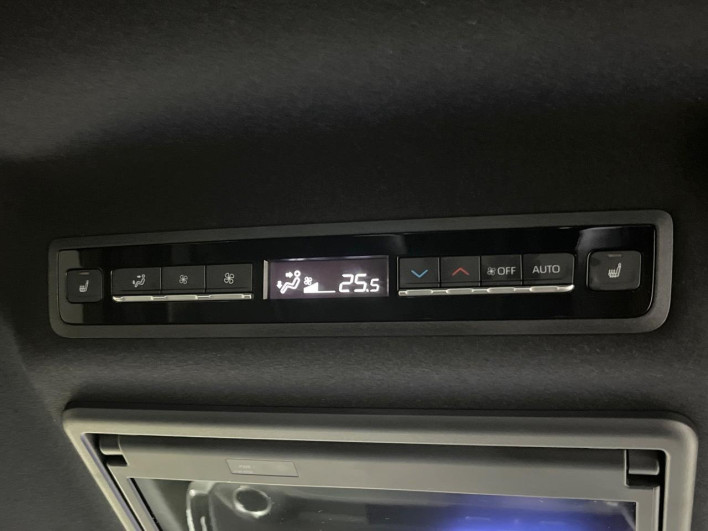 2023 Toyota Noah 6BA-MZRA90W (UW-6a2f6d16d5b21)[12]