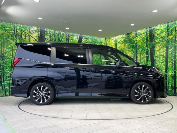 2023 Toyota Noah 6BA-MZRA90W (UW-6a2f6d179a14e)[9]