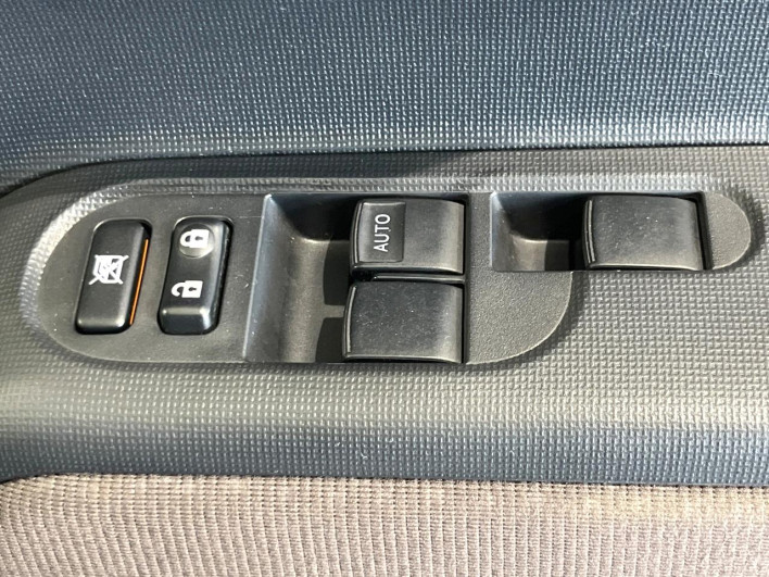 2014 Toyota Spade DBA-NCP145 (UW-6a2f6d1a863c9)[15]