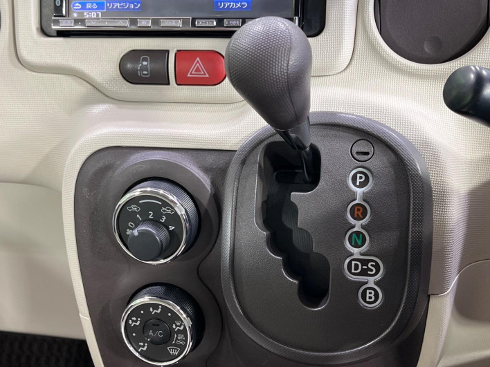 2013 Toyota Porte DBA-NCP145 (UW-6a2f6d1a868e1)[17]