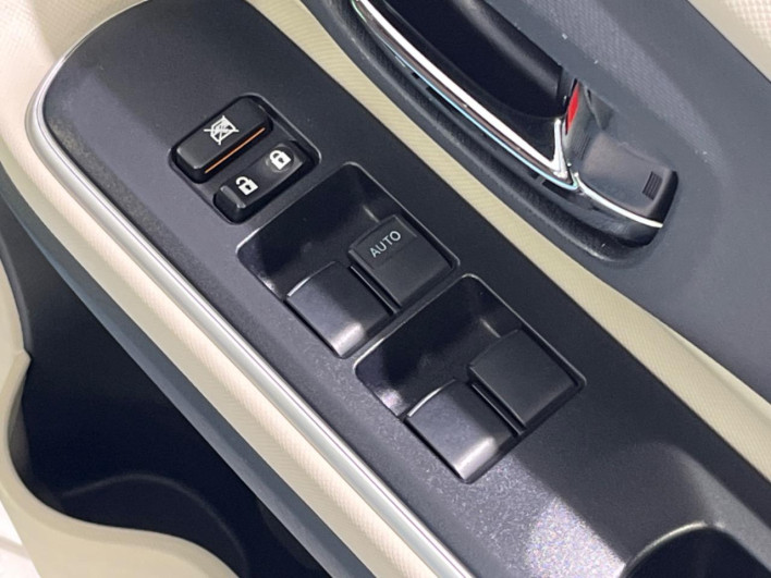 2014 Toyota Aqua DAA-NHP10 (UW-6a2f6d1d4270f)[6]