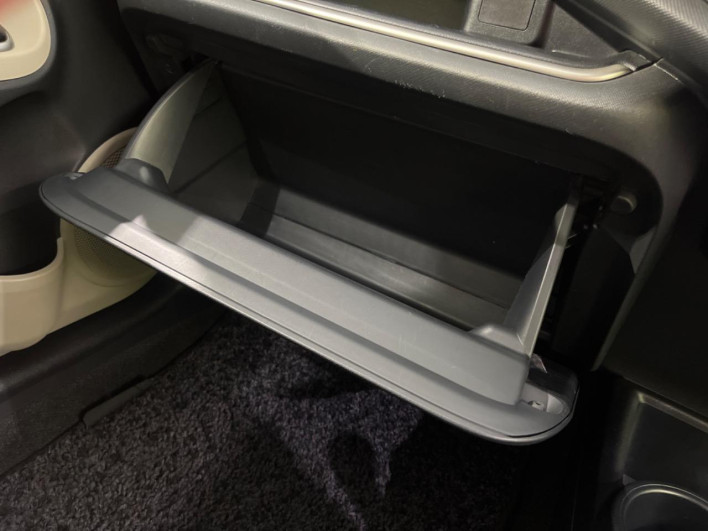 2014 Toyota Aqua DAA-NHP10 (UW-6a2f6d1d4270f)[15]