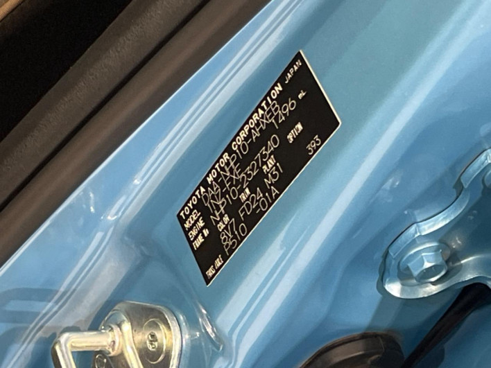 2014 Toyota Aqua DAA-NHP10 (UW-6a2f6d1d4270f)[1]