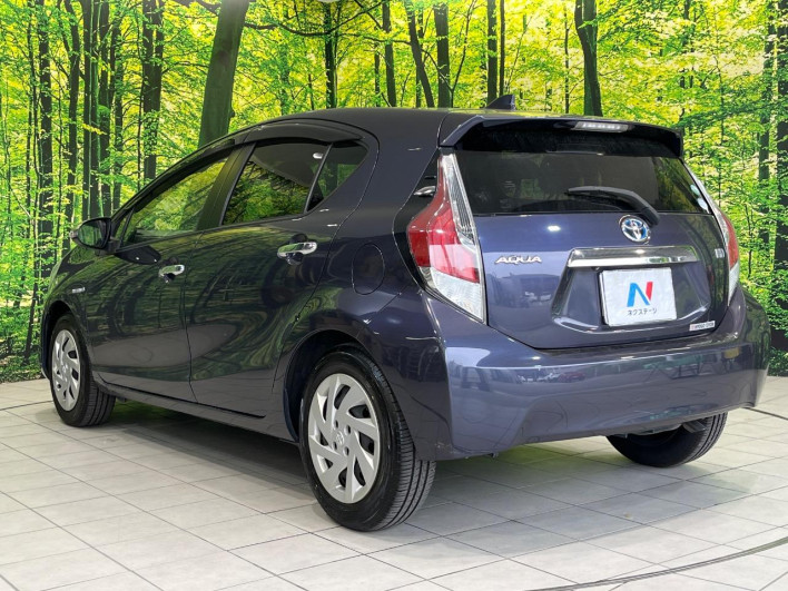 2014 Toyota Aqua DAA-NHP10 (UW-6a2f6d1d7a9ef)[19]