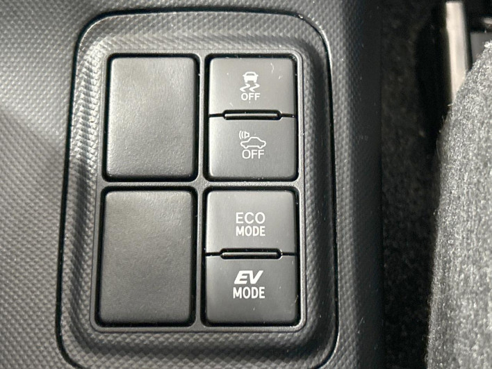 2016 Toyota Aqua DAA-NHP10 (UW-6a2f6d1e54cee)[29]