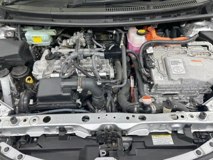 2016 Toyota Aqua DAA-NHP10 (UW-6a2f6d1e54cee)[4]
