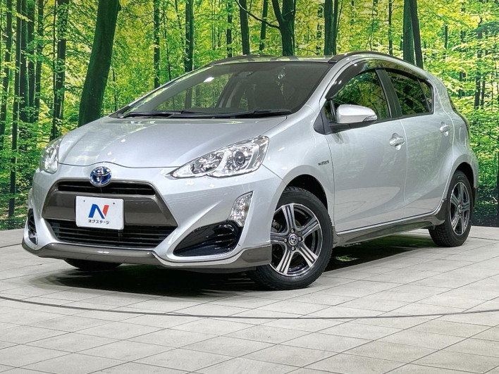 2016 Toyota Aqua DAA-NHP10 (UW-6a2f6d1e54cee)[0]