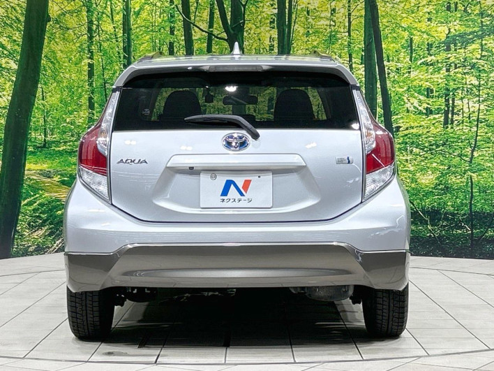 2016 Toyota Aqua DAA-NHP10 (UW-6a2f6d1e54cee)[8]