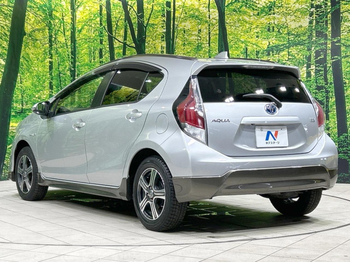 2016 Toyota Aqua DAA-NHP10 (UW-6a2f6d1e54cee)[7]