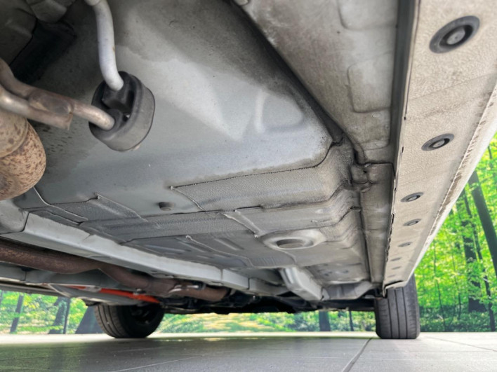 2019 Toyota Aqua DAA-NHP10 (UW-6a2f6d1f56362)[22]