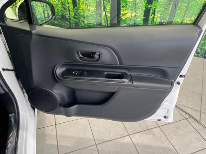2019 Toyota Aqua DAA-NHP10 (UW-6a2f6d1f56362)[24]