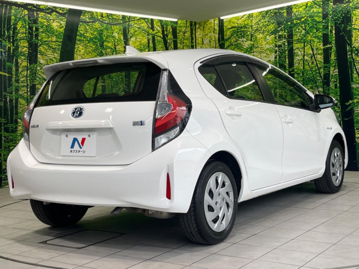 2019 Toyota Aqua DAA-NHP10 (UW-6a2f6d1f56362)[10]