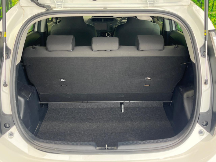2019 Toyota Aqua DAA-NHP10 (UW-6a2f6d1f56362)[14]