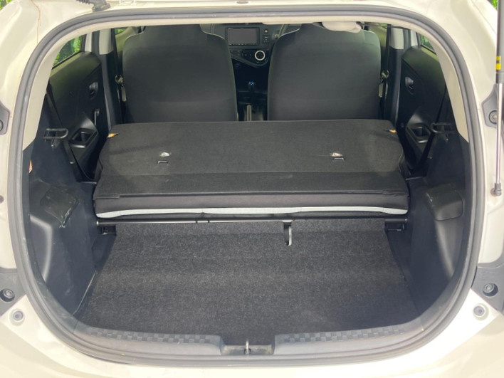 2019 Toyota Aqua DAA-NHP10 (UW-6a2f6d1f56362)[17]