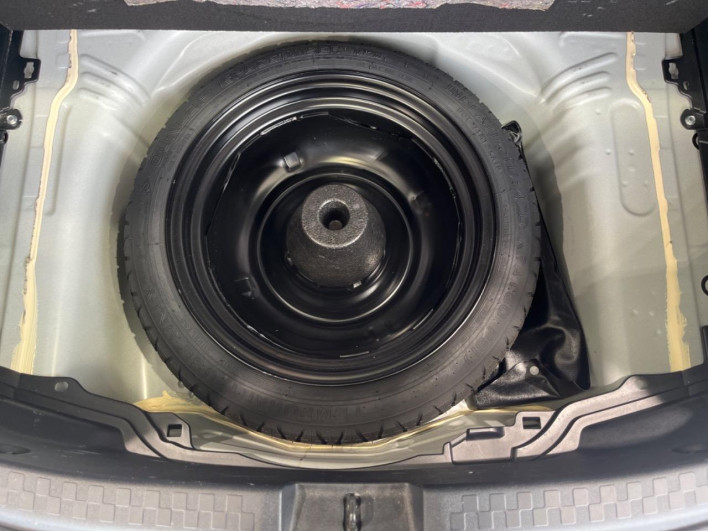 2019 Toyota Aqua DAA-NHP10 (UW-6a2f6d1f56362)[16]