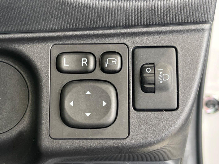2019 Toyota Aqua DAA-NHP10 (UW-6a2f6d1f56362)[27]