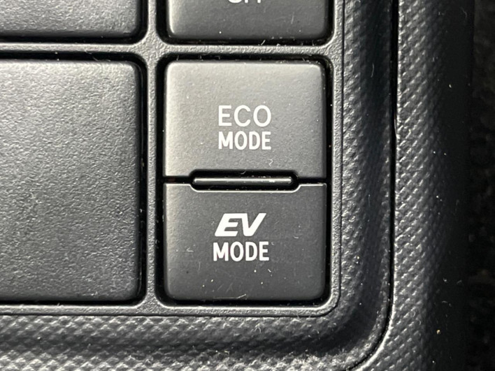 2019 Toyota Aqua DAA-NHP10 (UW-6a2f6d1f56362)[29]