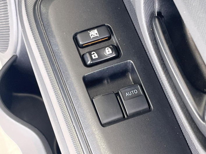 2019 Toyota Aqua DAA-NHP10 (UW-6a2f6d1f56362)[25]