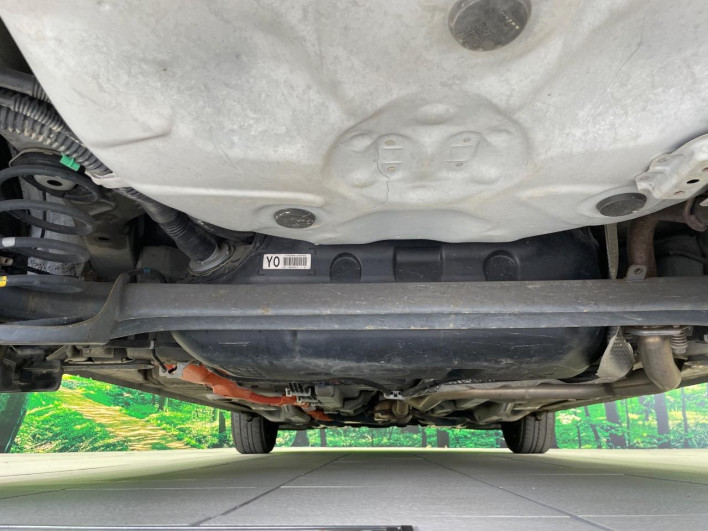 2013 Toyota Aqua DAA-NHP10 (UW-6a2f6d21207d8)[14]